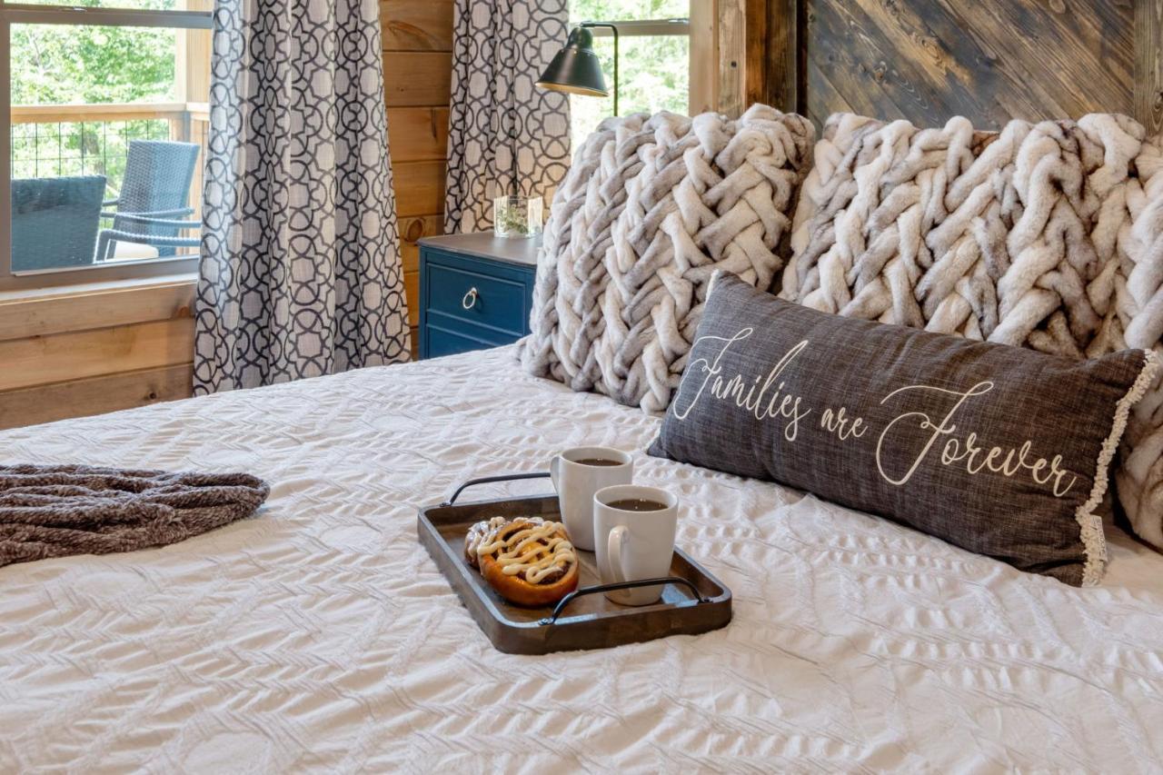 New / 3 King Suites / Sleeps12 / View / 5 Mi To Pf / Hot Tub Sevierville Luaran gambar