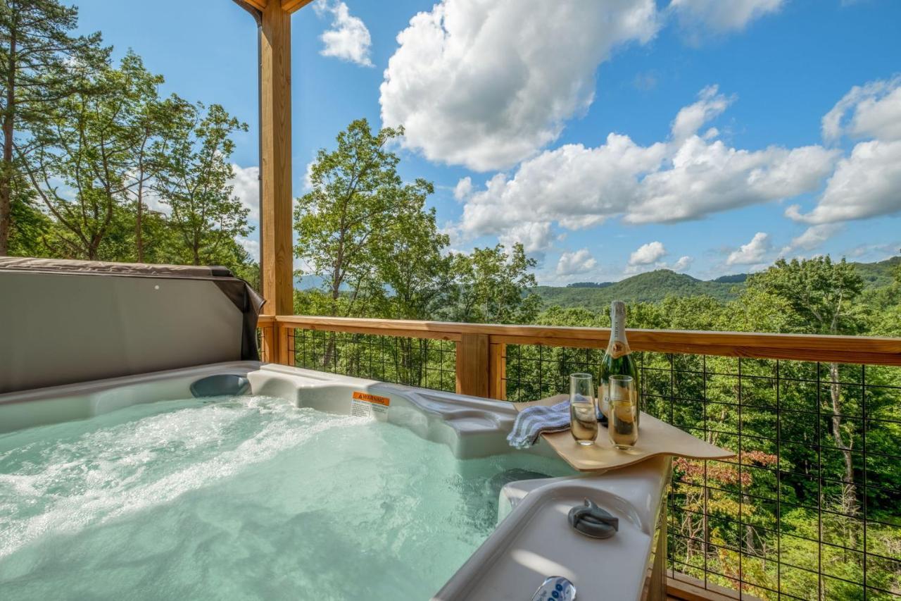 New / 3 King Suites / Sleeps12 / View / 5 Mi To Pf / Hot Tub Sevierville Luaran gambar
