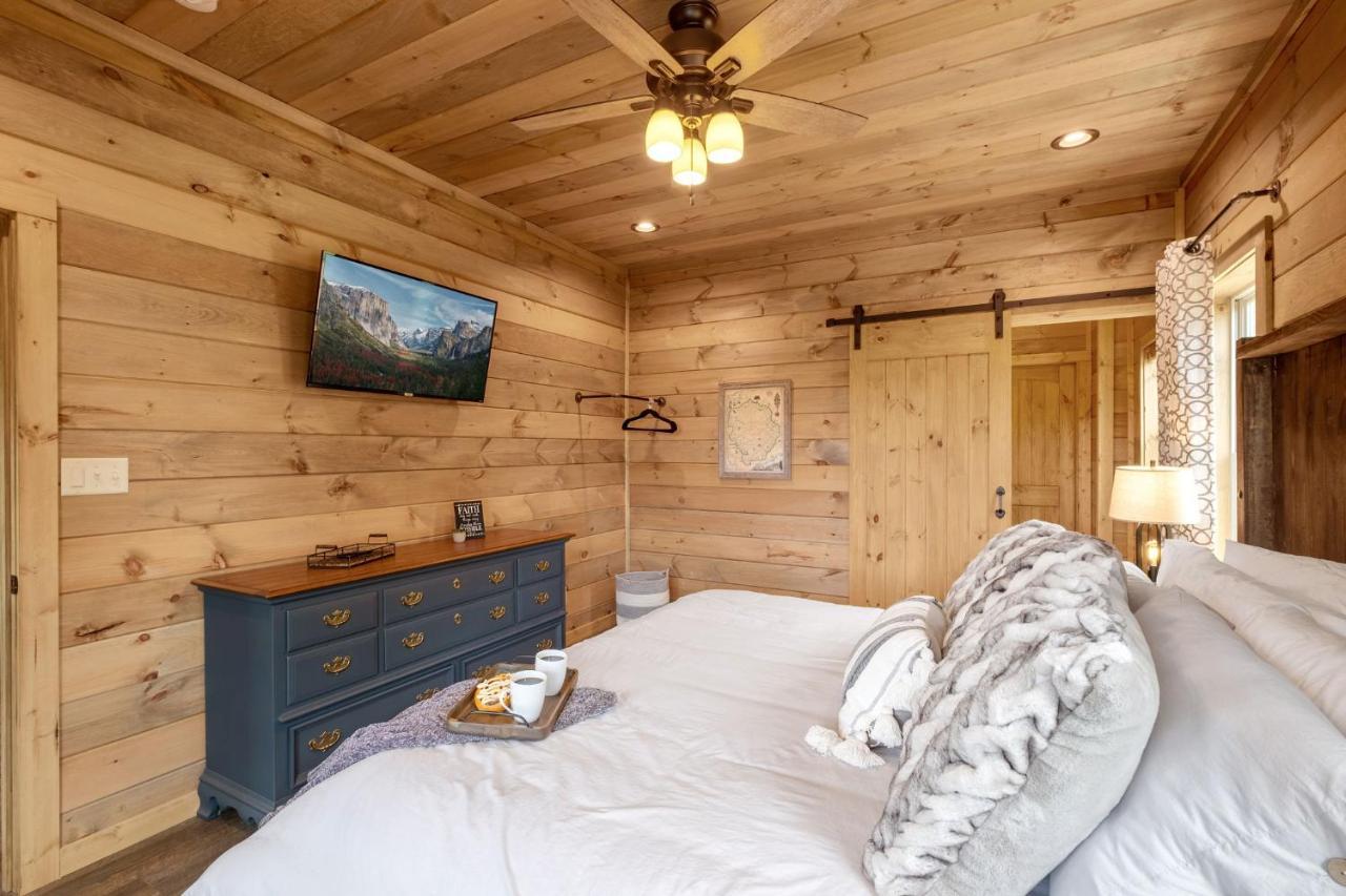 New / 3 King Suites / Sleeps12 / View / 5 Mi To Pf / Hot Tub Sevierville Luaran gambar