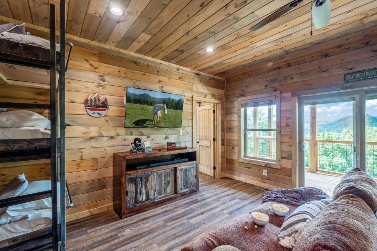 New / 3 King Suites / Sleeps12 / View / 5 Mi To Pf / Hot Tub Sevierville Luaran gambar